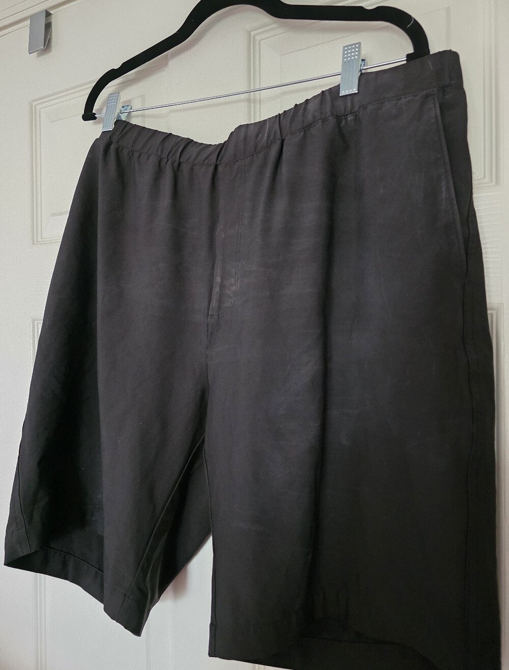 Greg Norman Collection Mens lightweight pull-on shorts in black Elastic Waist XL
